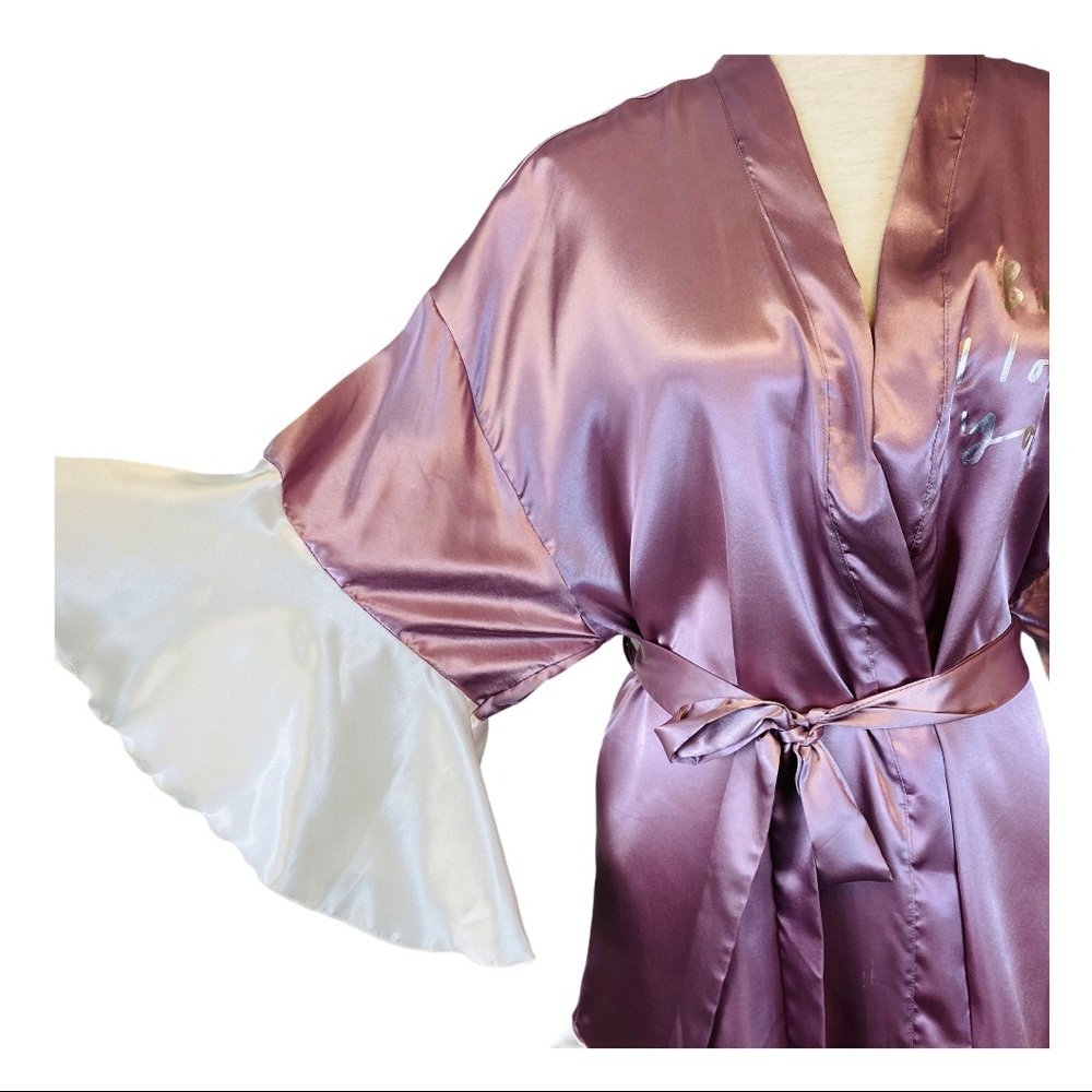NWT Viola Vann Lilac/Cream Ruffled Short Robe - Picture 2 of 5